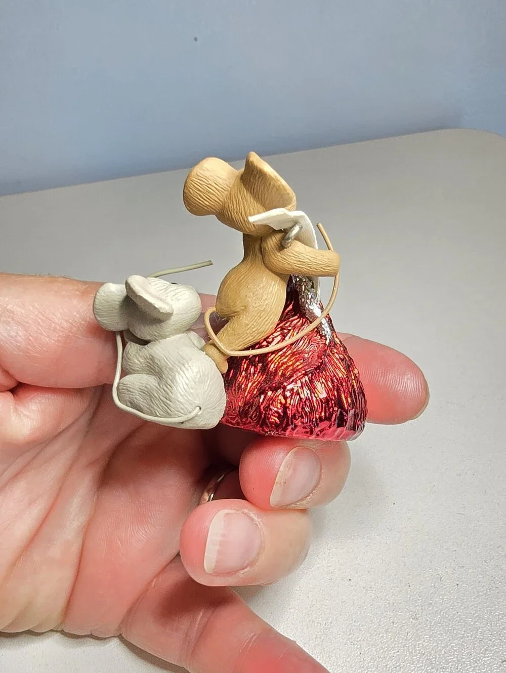 Hallmark Keepsake 1998 Sweet Treat Mice Hershey Kiss Christmas Ornament No Box